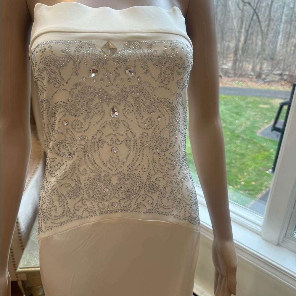 NWT strapless ivory gown by ABS Allen Schwartz. Size M.